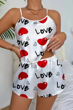Love Desenli Beyaz Saten Şortlu Gecelik Takım - Görsel 3