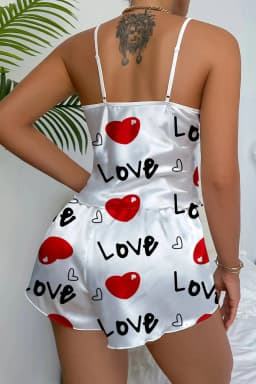 Love Desenli Beyaz Saten Şortlu Gecelik Takım - Görsel 4