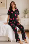 Siyah Çilek Desenli Kısa Kollu Gömlek Yaka Milan Kumaş Kadın Pijama Takımı - Görsel 2
