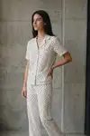V Yaka Düğmeli Casual Kar Beyaz Pijama Takımı - Görsel 3