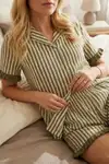 Fırfır Detaylı Bürümcük Kumaşlı Düğmeli Kısa Şortlu Pijama Takımı 6021 Çok Renkli - Görsel 3