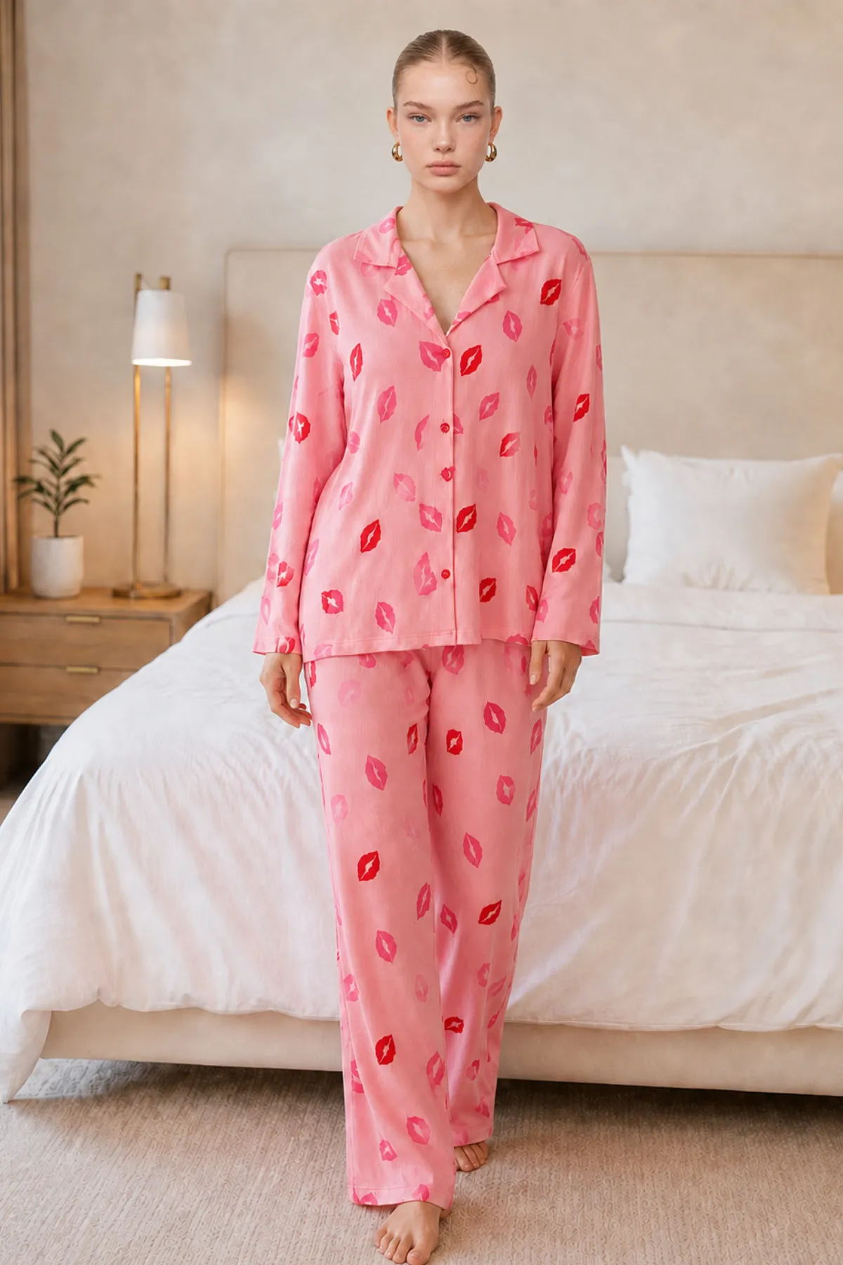 Kadın Dudak Desenli Pembe Pijama Takımı 4677