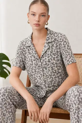 Kadın Kısa Kollu Rahat Gri Pijama Takımı 4731