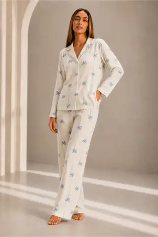 Kadın Önden Düğmeli Uzun Kollu Alt Üst Beyaz Pijama Takımı - 1