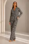 Kadın Önden Düğmeli Uzun Kollu Alt Üst Leopar Pijama Takımı - Görsel 1