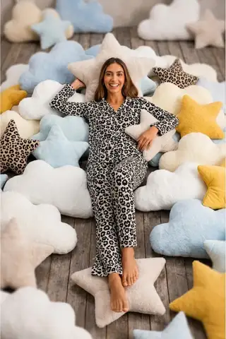 Kadın Önden Düğmeli Uzun Kollu Alt Üst Leopar Pijama Takımı - 3