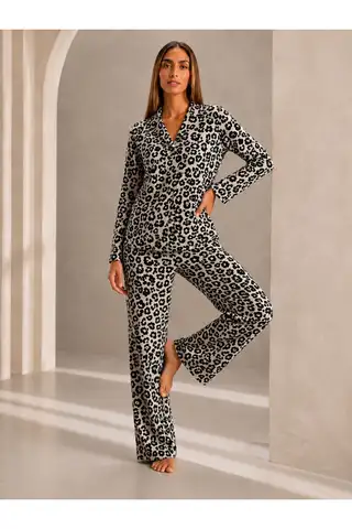 Kadın Önden Düğmeli Uzun Kollu Alt Üst Leopar Pijama Takımı - 5