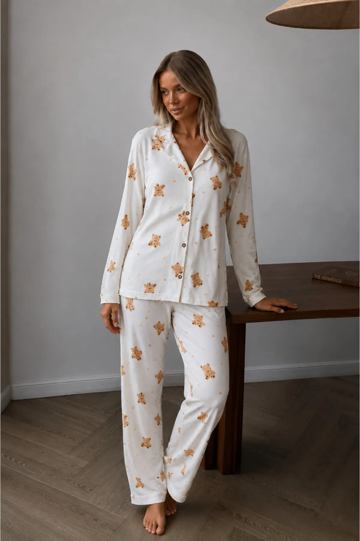 Kadın Düğmeli Uzun Uyku ve Beyaz Pijama Takımı