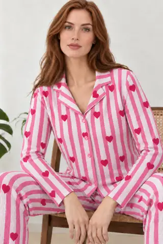 Kadın Uzun Kollu Gömlek Yaka Pembe Çizgili Kalpli Pijama Takımı 4770 - 1