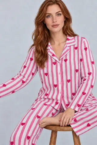 Kadın Uzun Kollu Gömlek Yaka Pembe Çizgili Kalpli Pijama Takımı 4770 - 4