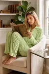 Kadın Puantiyeli Uzun Kollu Düğmeli Yeşil Pijama Takımı - Görsel 5