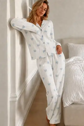 Kadın Desenli Düğmeli Uzun Kollu Beyaz Pijama Takımı - 1